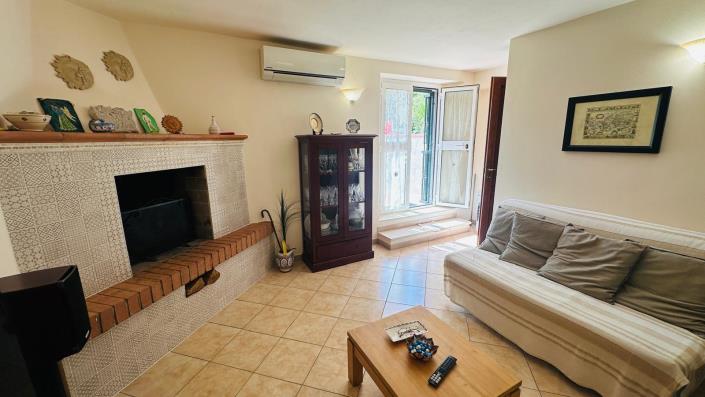 Image No.15-2 Bed Semi-Detached for sale