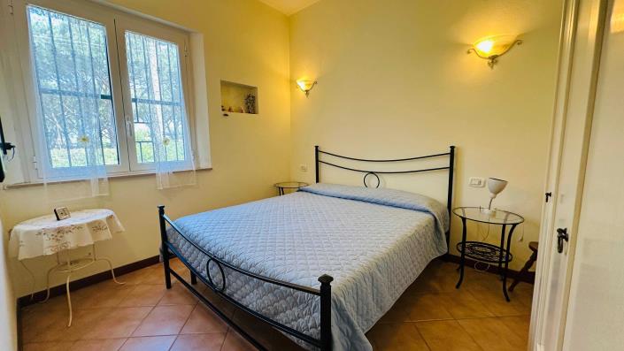 Image No.21-2 Bed Semi-Detached for sale