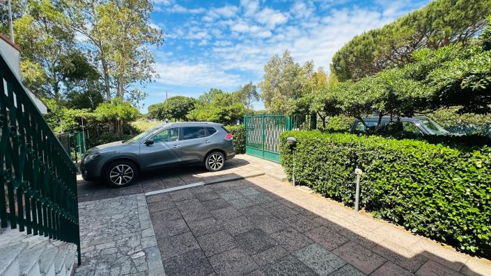 Image No.28-2 Bed Semi-Detached for sale
