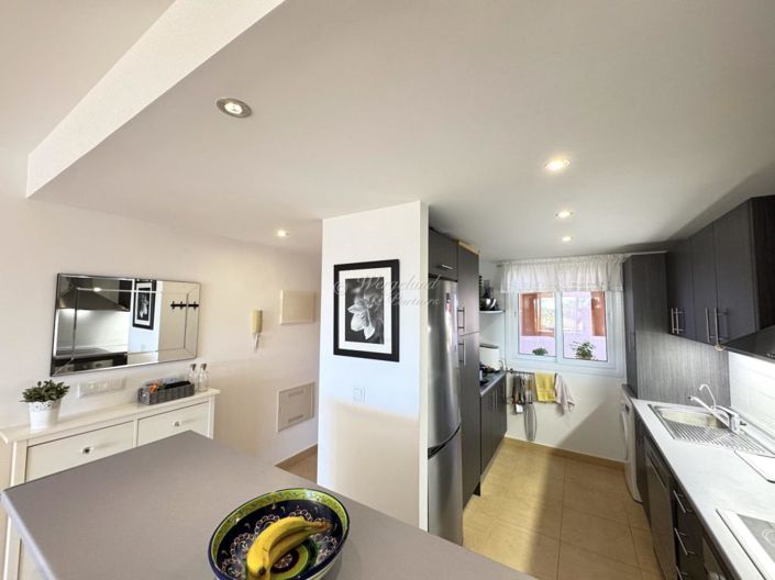 Image No.25-2 Bed Flat for sale