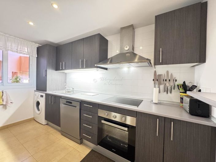 Image No.27-2 Bed Flat for sale