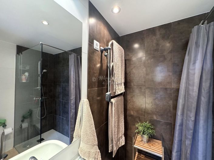 Image No.39-2 Bed Flat for sale