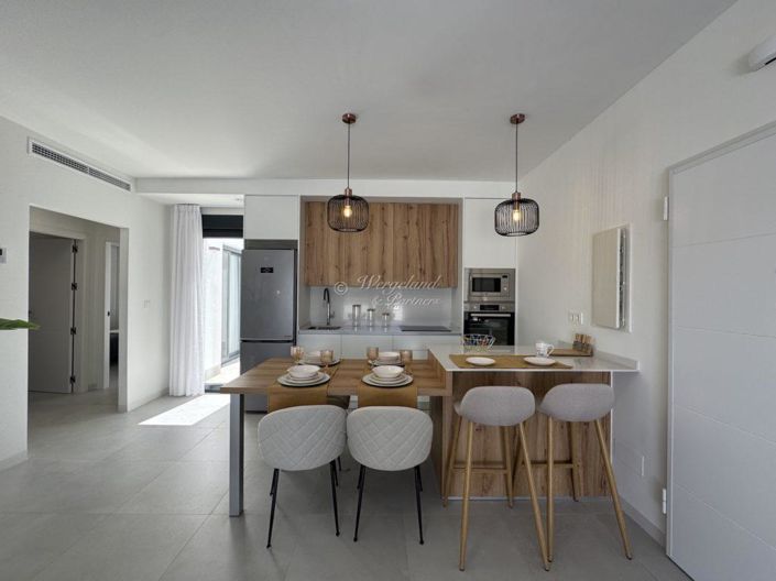 Image No.10-3 Bed Villa / Detached for sale