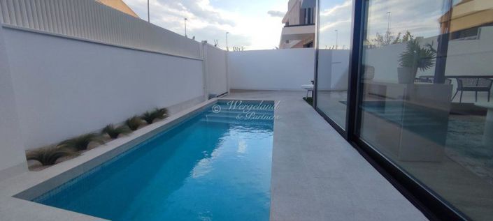 Image No.5-3 Bed Villa / Detached for sale