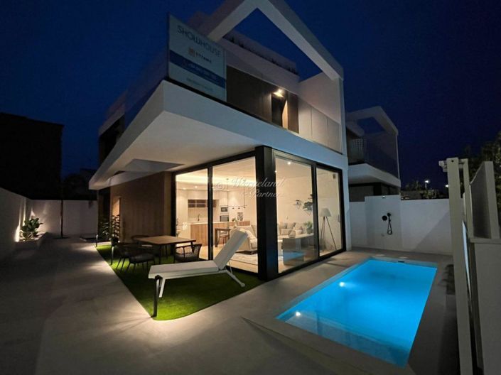 Image No.6-3 Bed Villa / Detached for sale