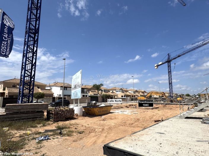 Image No.25-3 Bed House for sale