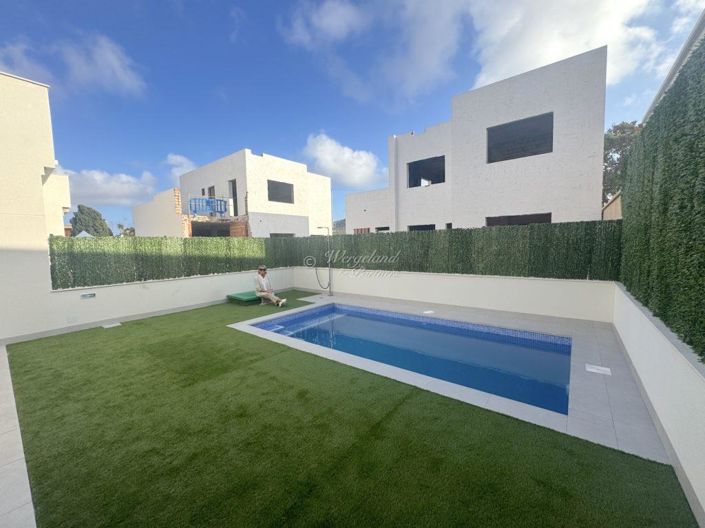 Image No.4-3 Bed Villa / Detached for sale