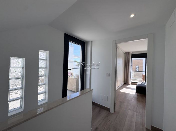 Image No.30-3 Bed Villa / Detached for sale