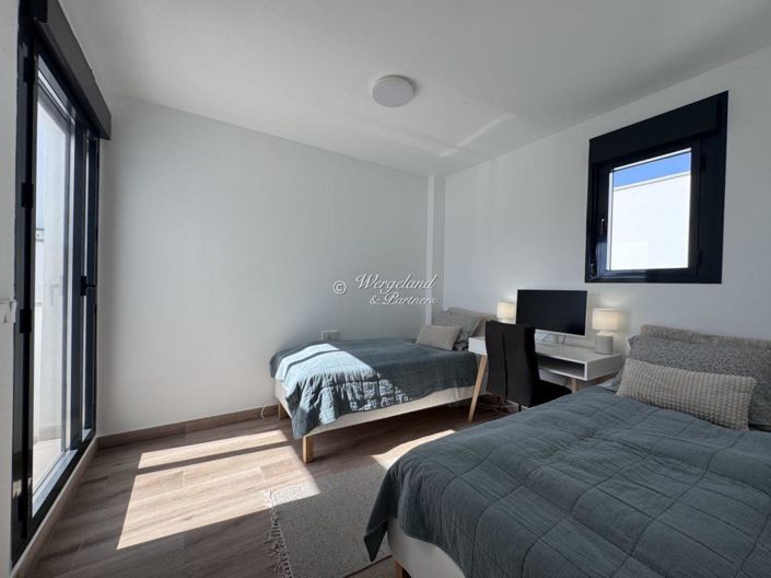Image No.39-3 Bed Villa / Detached for sale