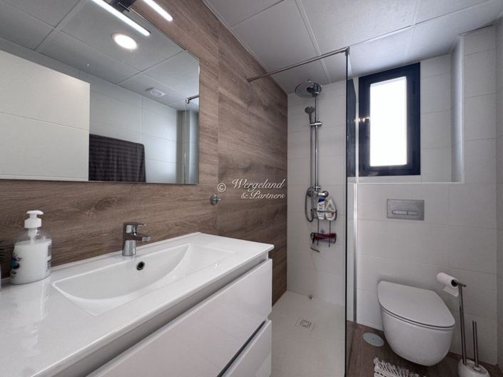 Image No.42-3 Bed Villa / Detached for sale