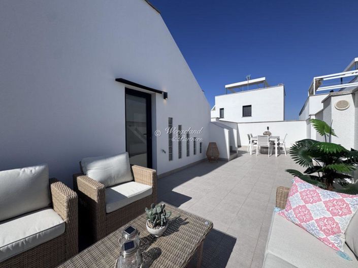 Image No.44-3 Bed Villa / Detached for sale