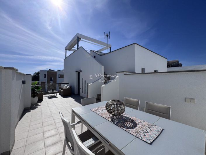 Image No.45-3 Bed Villa / Detached for sale