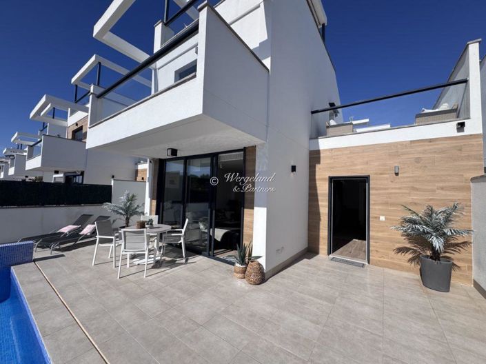 Image No.5-3 Bed Villa / Detached for sale