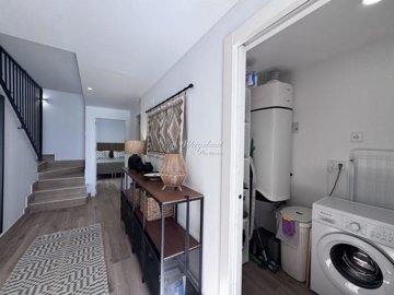 laundry-entrance-hall-1024x768