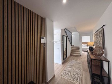 entrance-hall-wall-1024x768