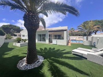 outdoor-palm-house-with-awning-pool-1024x768