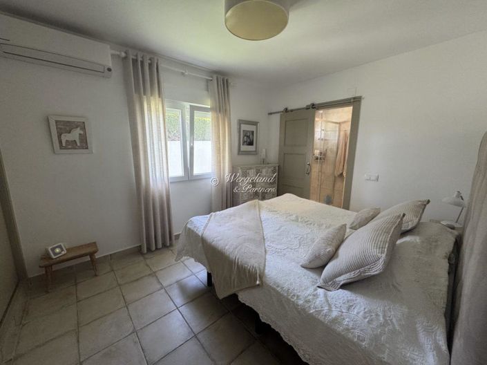 Image No.30-4 Bed Villa / Detached for sale