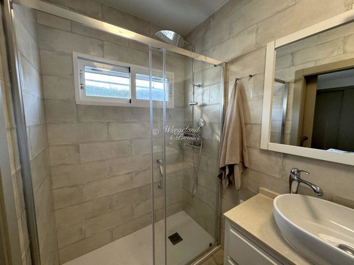 Image No.31-4 Bed Villa / Detached for sale