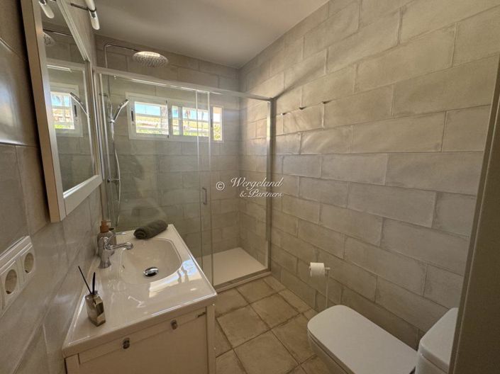 Image No.37-4 Bed Villa / Detached for sale