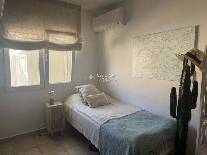 Image No.38-4 Bed Villa / Detached for sale