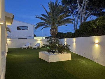 grass-area-by-night-1024x768