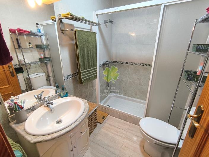 Image No.11-6 Bed Country House for sale