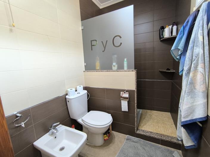 Image No.21-3 Bed Chalet for sale