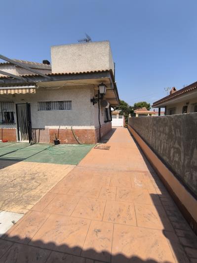 Image No.38-3 Bed Chalet for sale