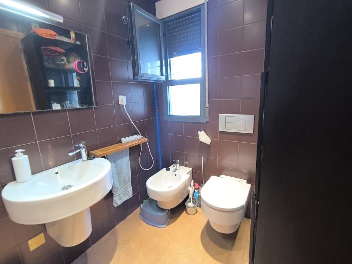 Image No.24-3 Bed Chalet for sale