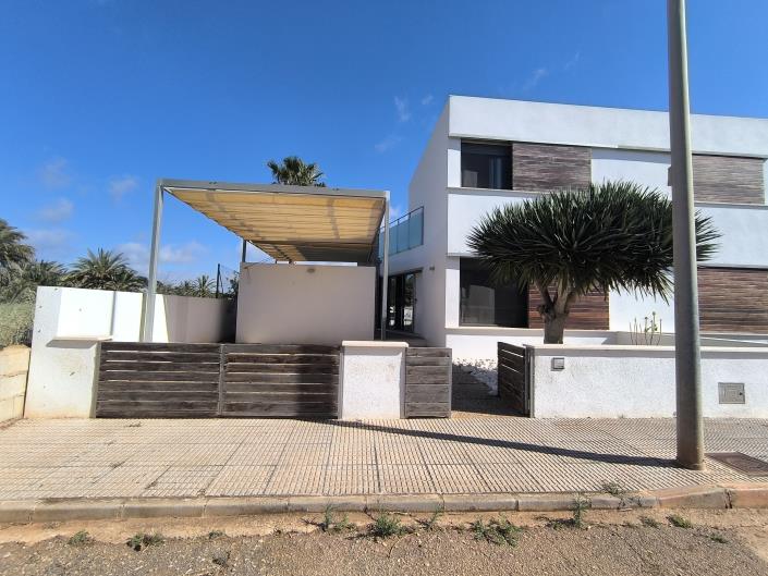 Image No.30-3 Bed Chalet for sale