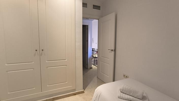 Image No.18-3 Bed Apartment for sale