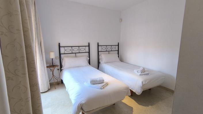 Image No.20-3 Bed Apartment for sale