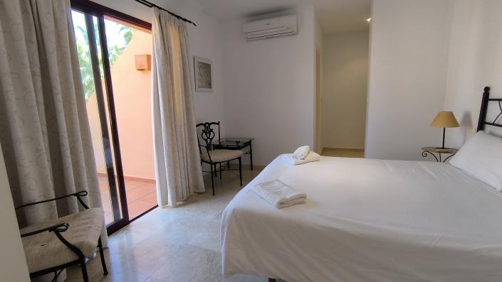 Image No.40-3 Bed Apartment for sale