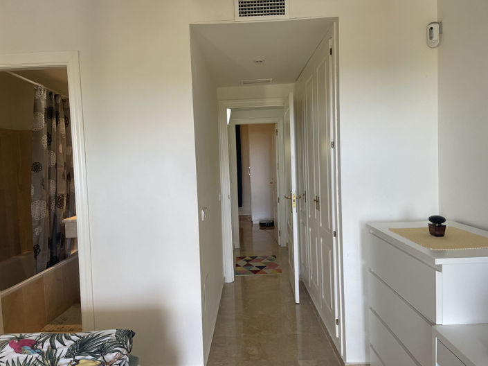 Image No.20-3 Bed Apartment for sale