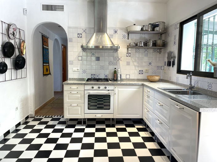 Image No.3-4 Bed Villa for sale