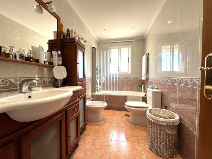 Image No.14-4 Bed Apartment for sale