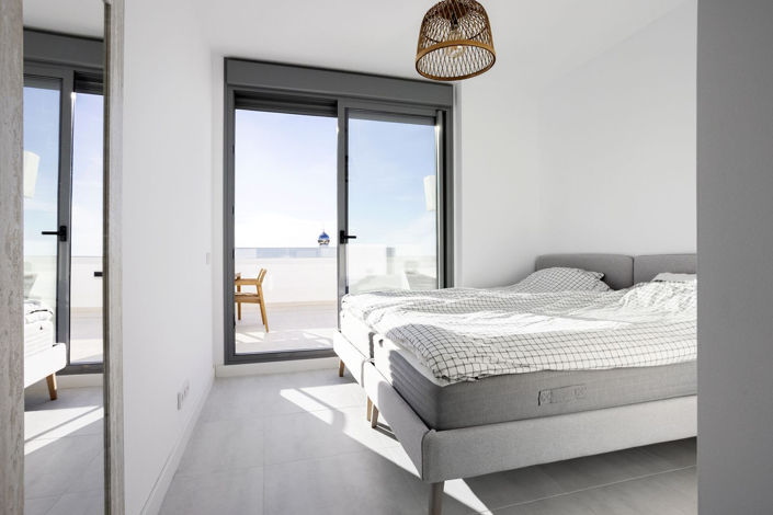 Image No.18-3 Bed Apartment for sale
