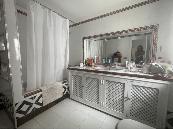 Image No.10-4 Bed Villa for sale