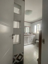 12-53013098fcab6c38b1379cd33298e050