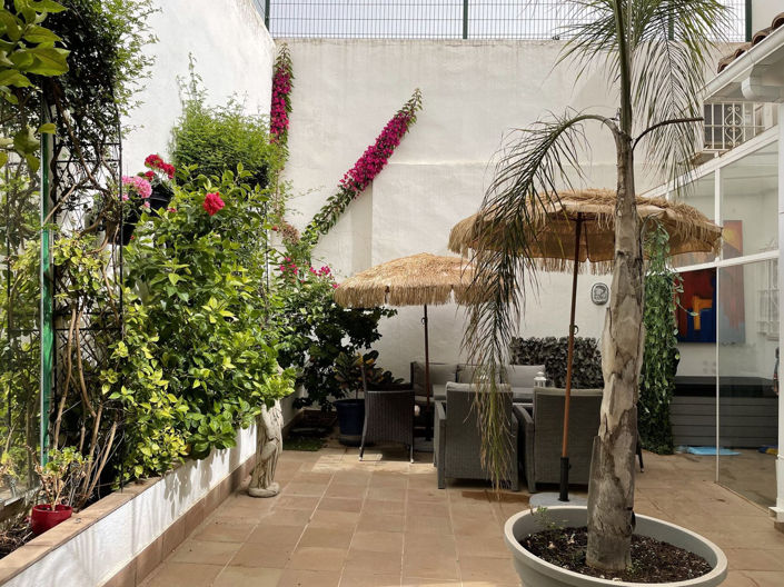 Image No.2-4 Bed Villa for sale