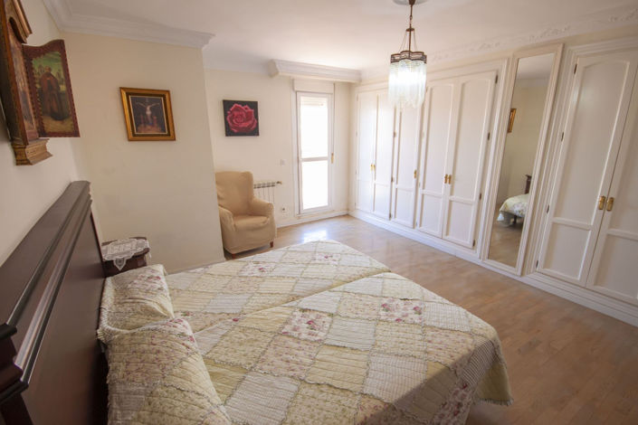 Image No.18-3 Bed Apartment for sale