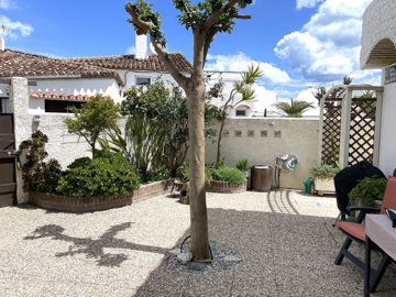 13-5fd73dea700db77384c091ca9818b1a9