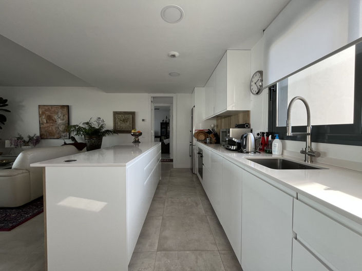 Image No.8-3 Bed Apartment for sale