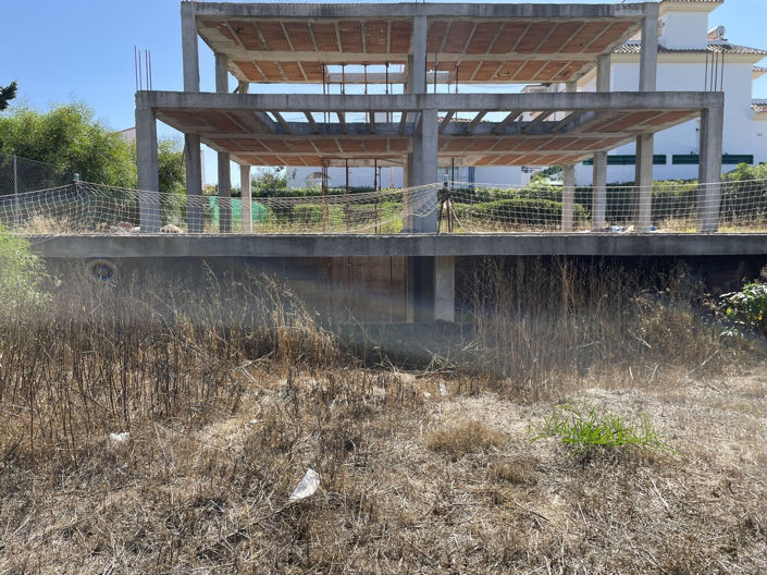 Image No.2-4 Bed Villa for sale