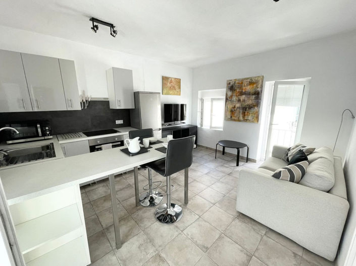 Image No.15-3 Bed Townhouse for sale