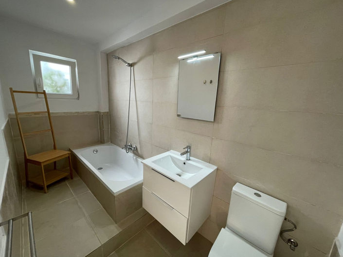 Image No.8-3 Bed Townhouse for sale