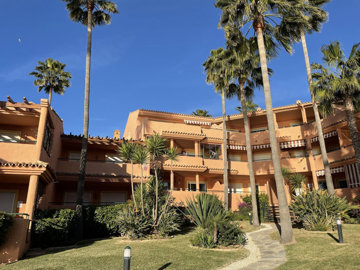 12-53013098fcab6c38b1379cd33298e050