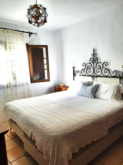 Image No.19-2 Bed Townhouse for sale