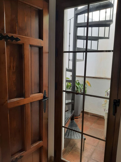 Image No.27-2 Bed Townhouse for sale