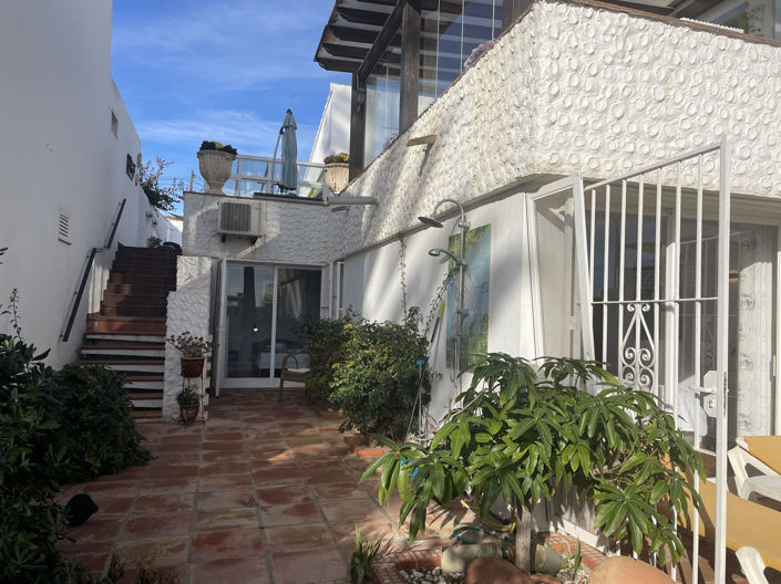 Image No.19-3 Bed Villa for sale